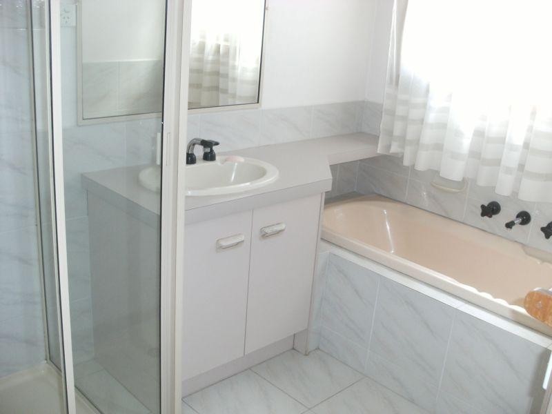 140 Waradgery Drive, Rowville VIC 3178