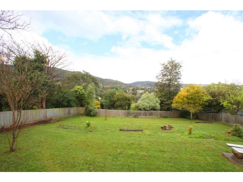 27 The Avenue, Ferntree Gully VIC 3156