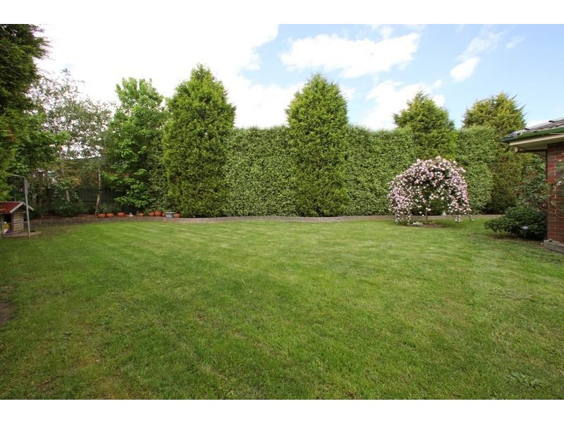 8 Hampden Court, Rowville VIC 3178