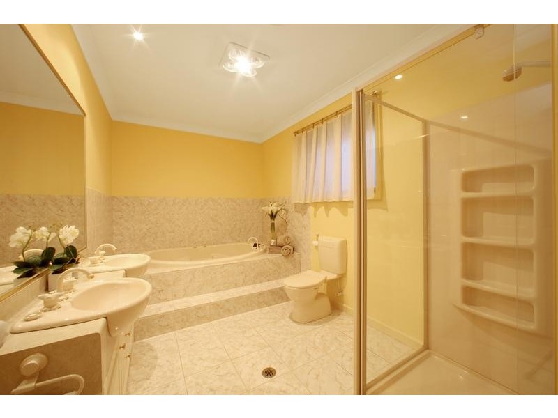 24 Oaktree Rise, Lysterfield VIC 3156