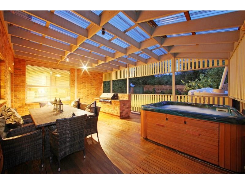 24 Oaktree Rise, Lysterfield VIC 3156