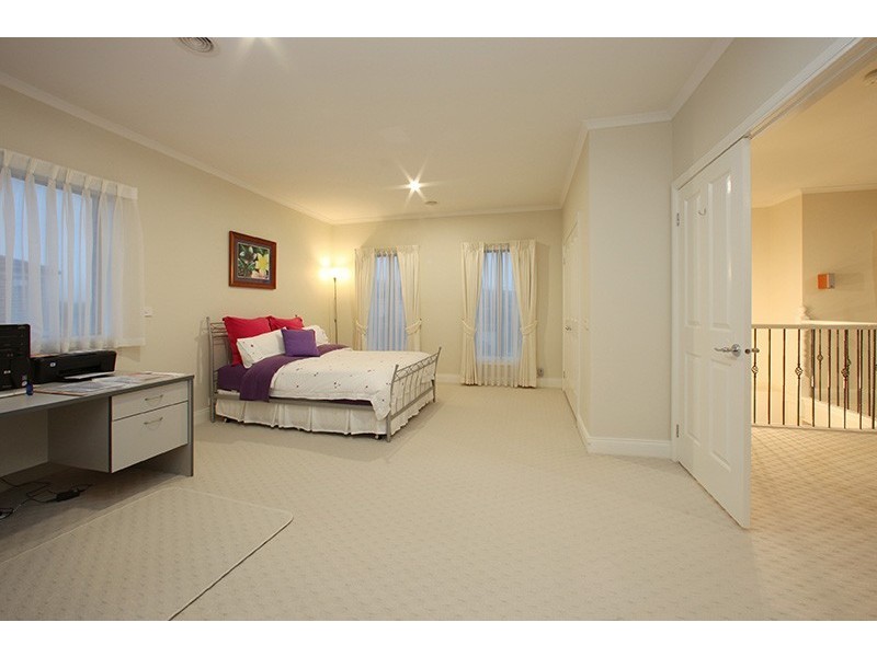 64 Langhorne Crescent, Rowville VIC 3178