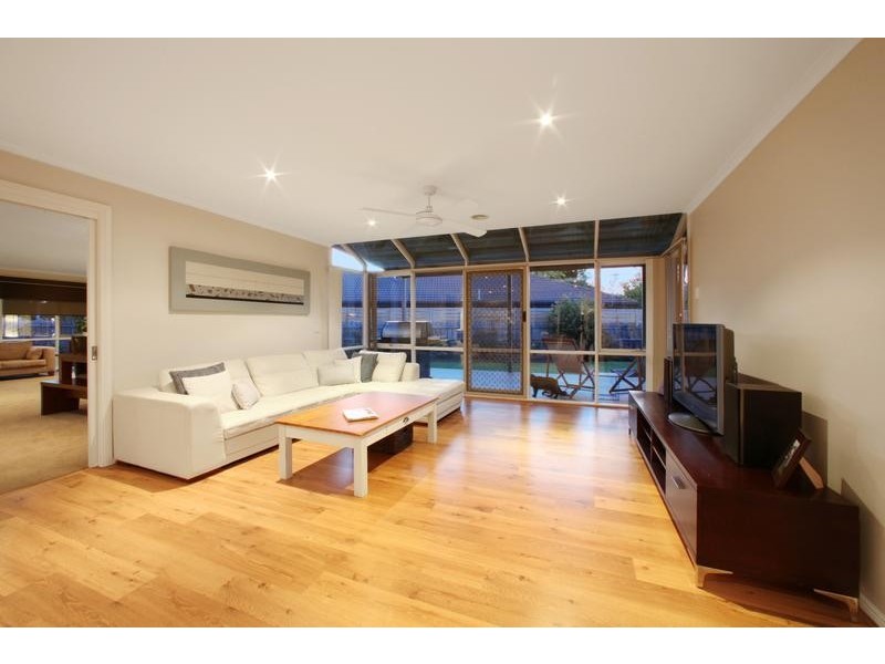 6 Dean Court, Rowville VIC 3178