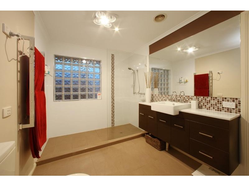 6 Dean Court, Rowville VIC 3178