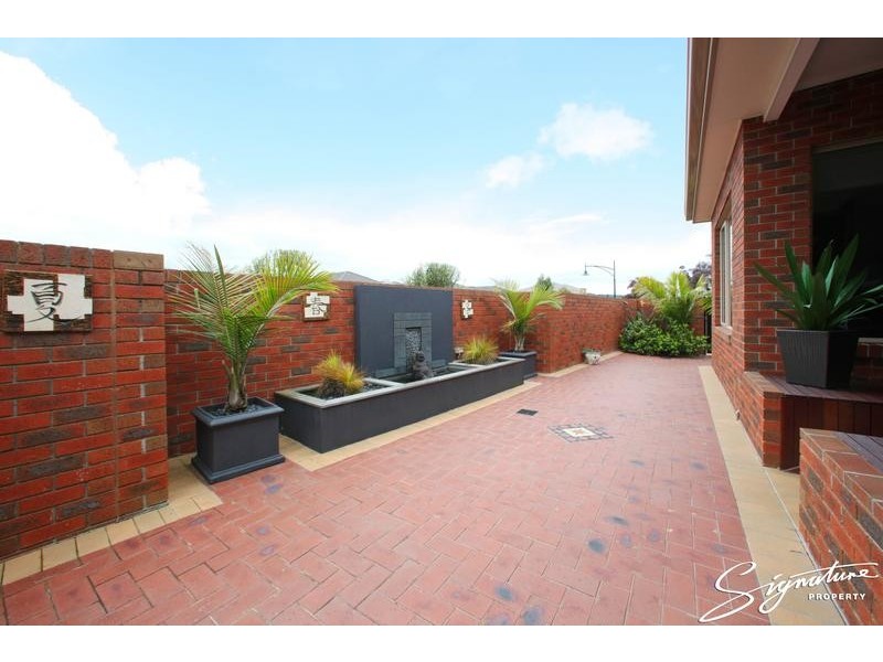 63 Jubilee Drive, Rowville VIC 3178