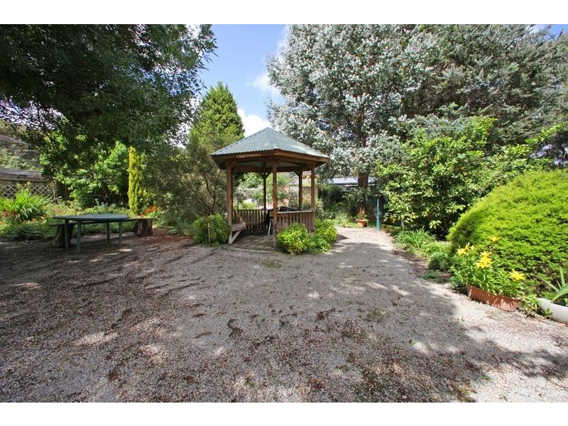 15 Verbena Avenue, The Basin VIC 3154