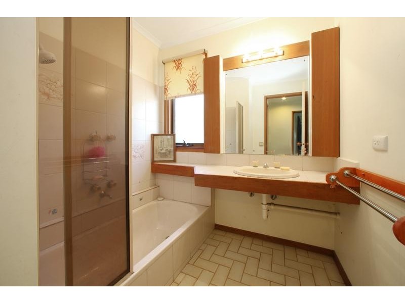 82 Taylors Lane, Rowville VIC 3178