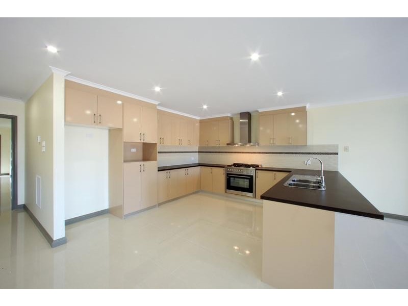 320 Dandelion Drive, Rowville VIC 3178