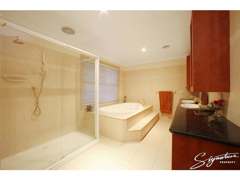 39 Grange Drive, Lysterfield VIC 3156