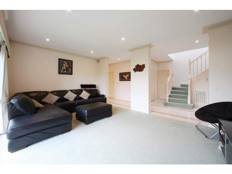 15 Finsbury Close, Rowville VIC 3178