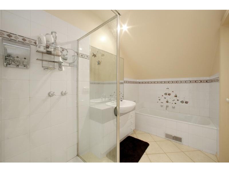 15 Finsbury Close, Rowville VIC 3178