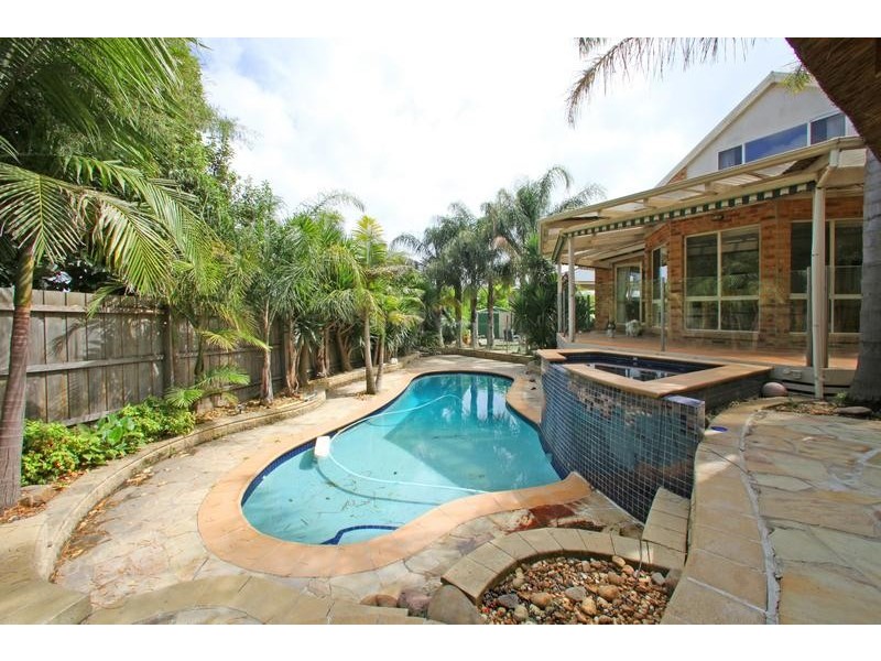 15 Finsbury Close, Rowville VIC 3178