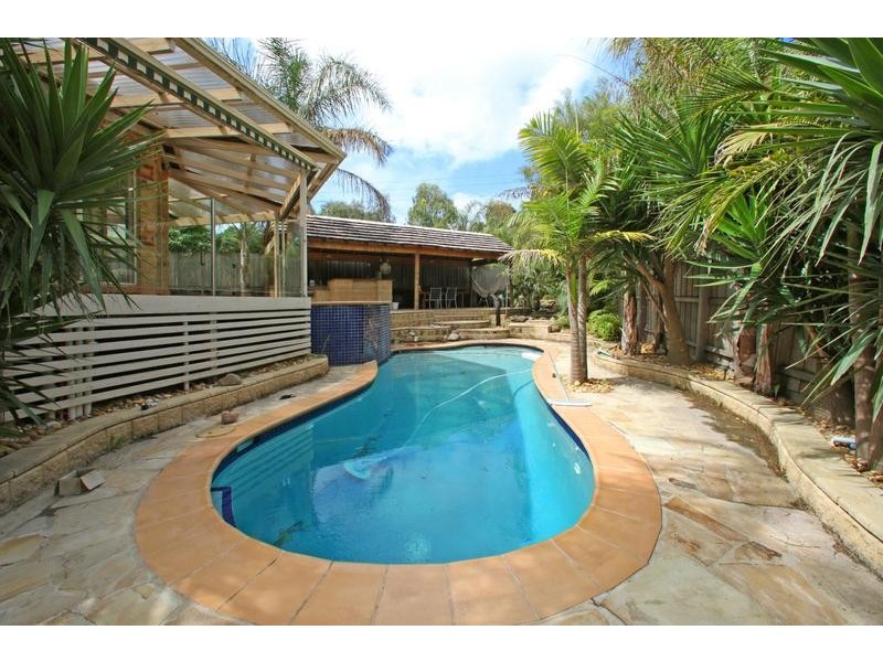 15 Finsbury Close, Rowville VIC 3178