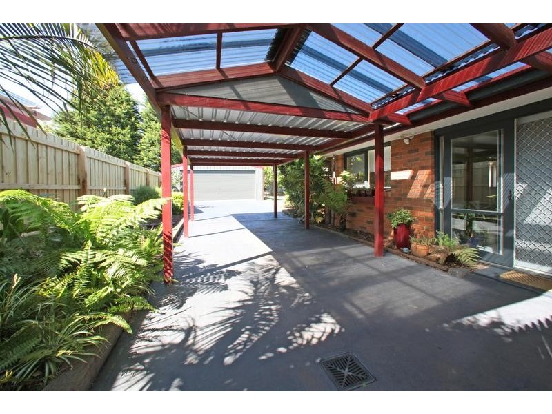 33 Willow Avenue, Rowville VIC 3178