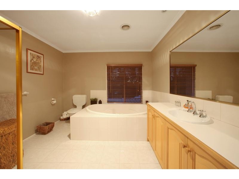 10 Minya Court, Rowville VIC 3178