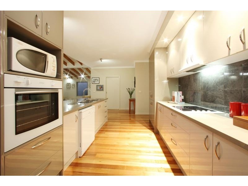 31 Rollings Road, Upper Ferntree Gully VIC 3156