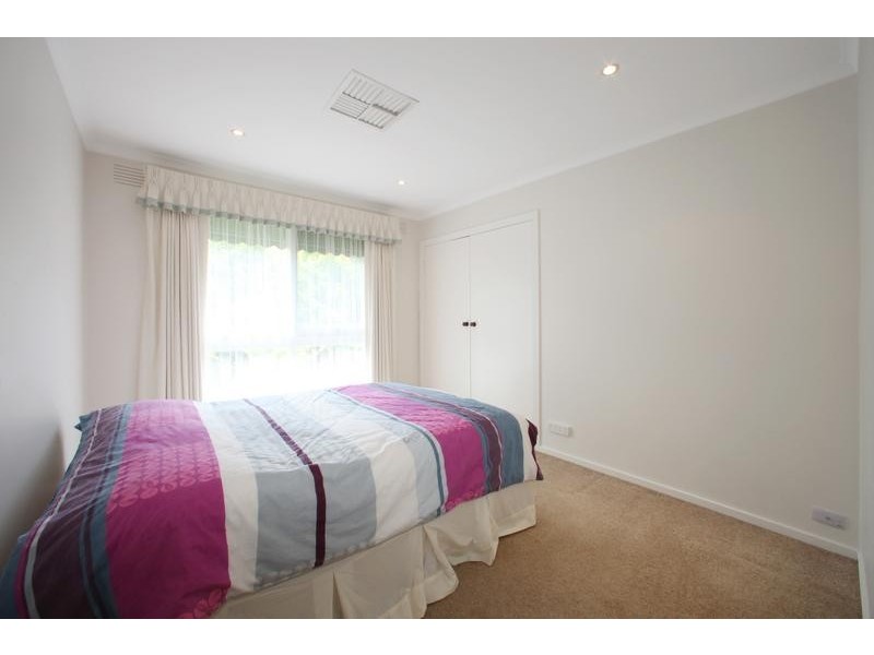 18 Sandgate Boulevard, Ferntree Gully VIC 3156