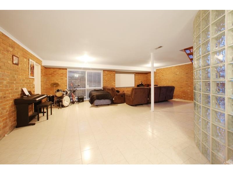 16 Leon Court, Ferntree Gully VIC 3156