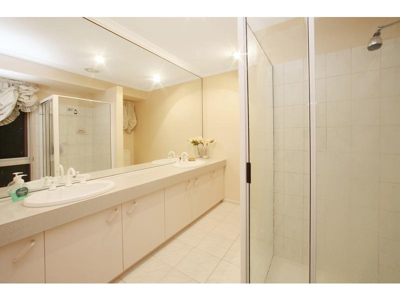 16 Leon Court, Ferntree Gully VIC 3156