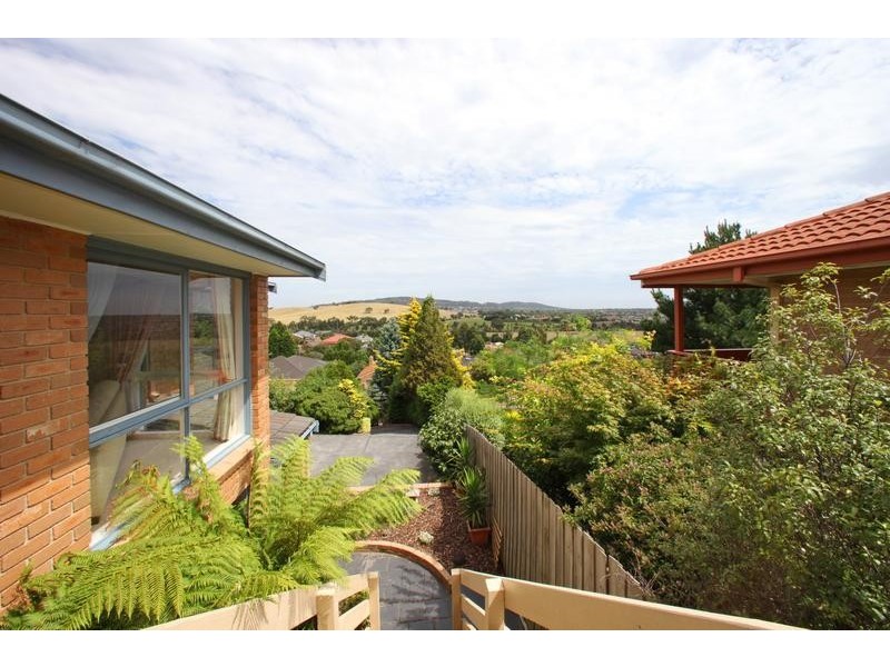 16 Leon Court, Ferntree Gully VIC 3156