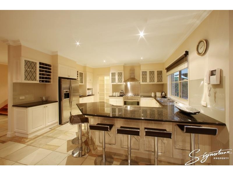 6 Gladesville Close, Lysterfield South VIC 3156