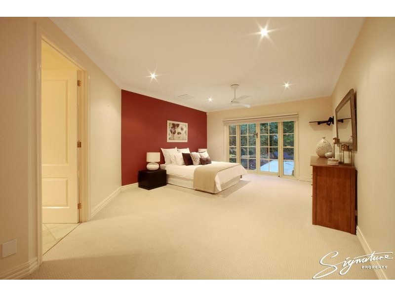 6 Gladesville Close, Lysterfield South VIC 3156