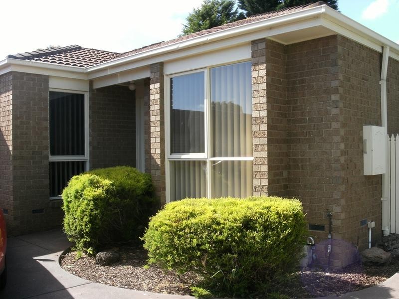 2/6 Bark Avenue, Rowville VIC 3178