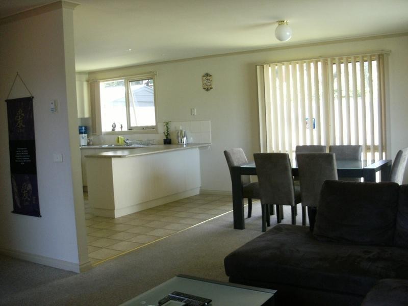 2/6 Bark Avenue, Rowville VIC 3178