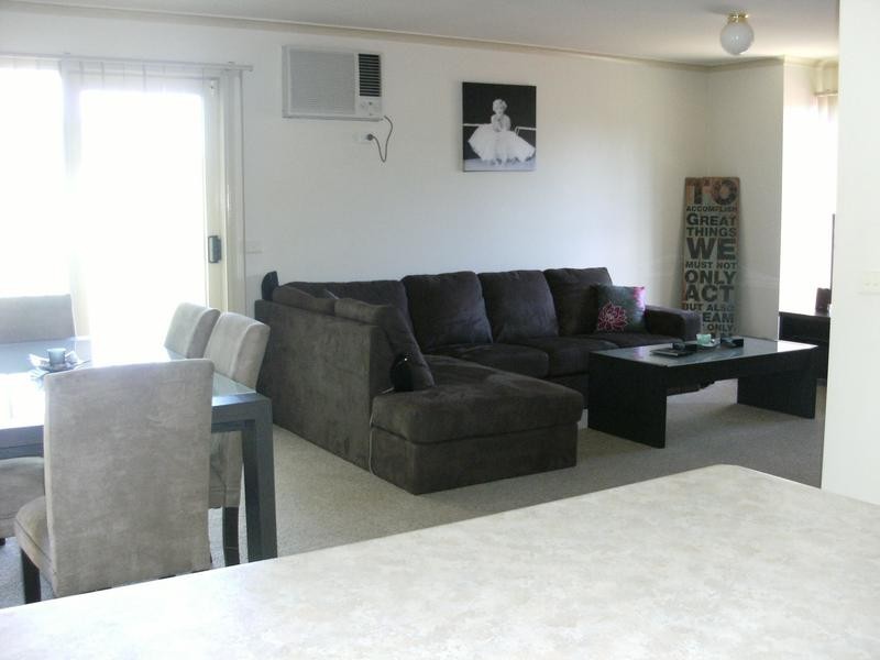 2/6 Bark Avenue, Rowville VIC 3178