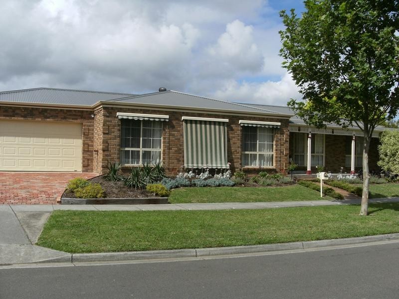 66 Lakesfield Dve, Lysterfield VIC 3156