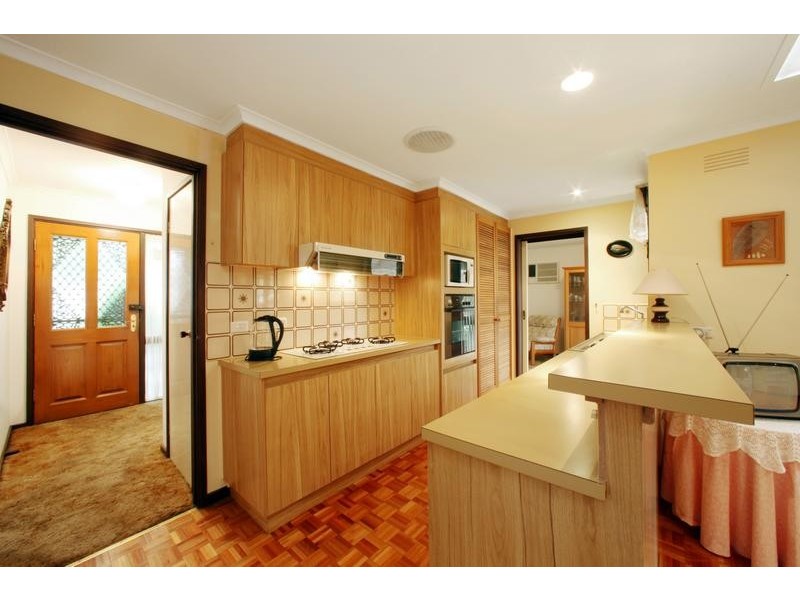 16 Lucerne Road, Ferntree Gully VIC 3156