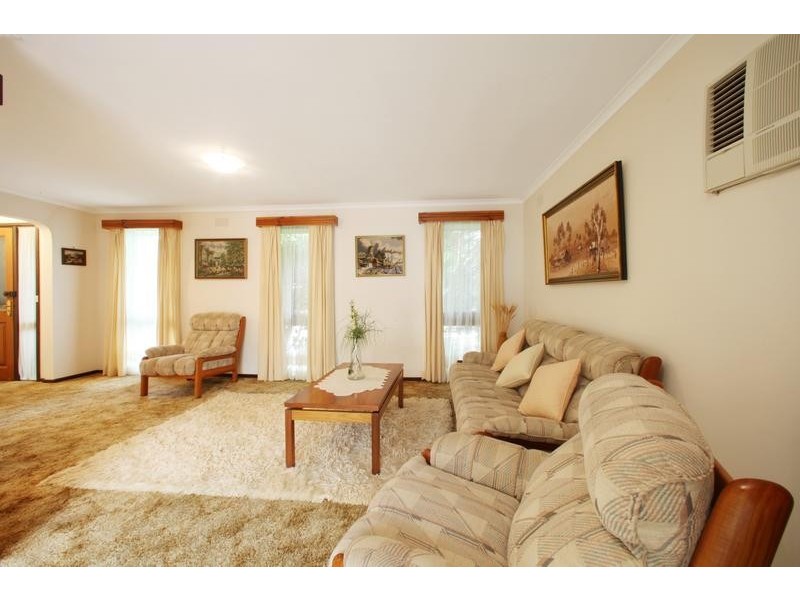 16 Lucerne Road, Ferntree Gully VIC 3156