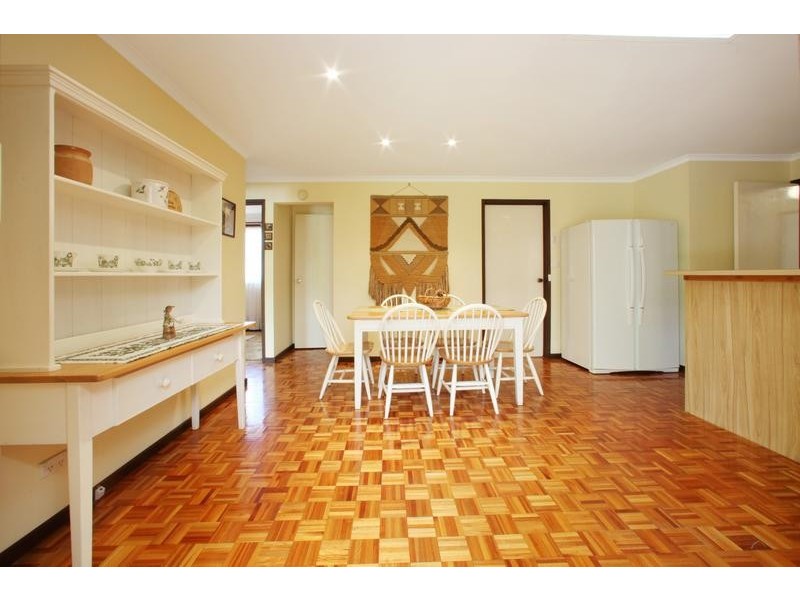 16 Lucerne Road, Ferntree Gully VIC 3156