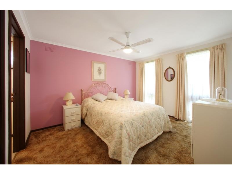 16 Lucerne Road, Ferntree Gully VIC 3156