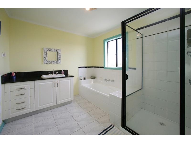 11 Hume Drive, Lysterfield VIC 3156