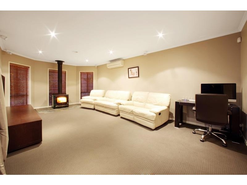 15 Fairway Drive, Rowville VIC 3178