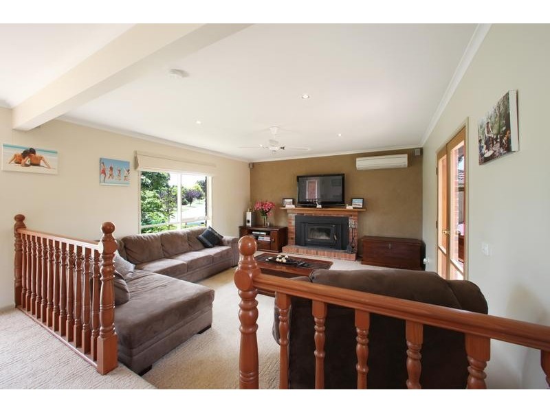 2 Bellfield Drive, Lysterfield VIC 3156