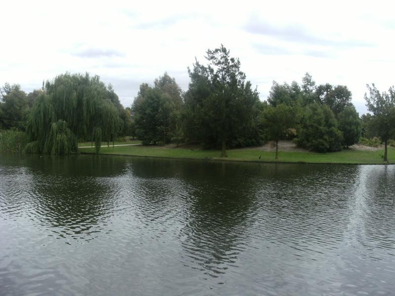 13 Lakeside Boulevard, Rowville VIC 3178