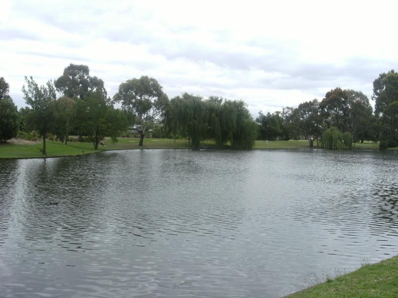 13 Lakeside Boulevard, Rowville VIC 3178