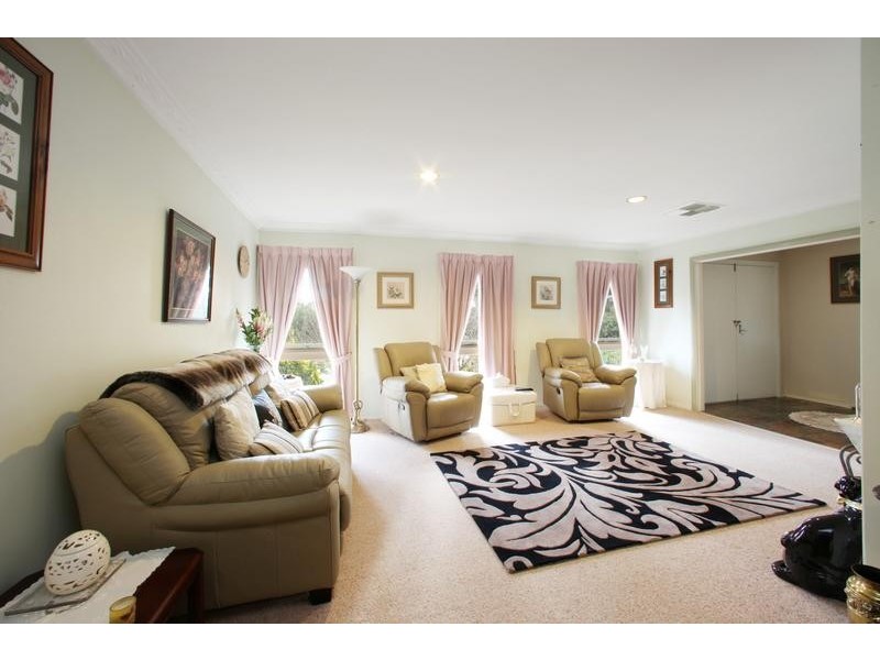 1 Russell Crescent, Boronia VIC 3155