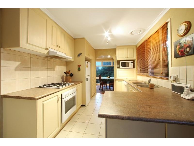 18 Horner Close, Knoxfield VIC 3180