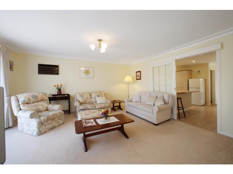 2/2 Rangeview Road, Boronia VIC 3155