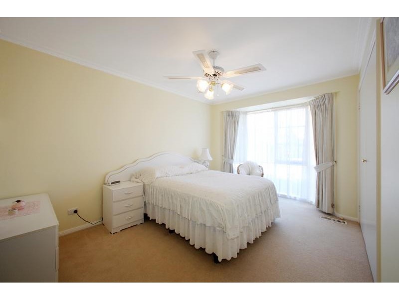 2/2 Rangeview Road, Boronia VIC 3155