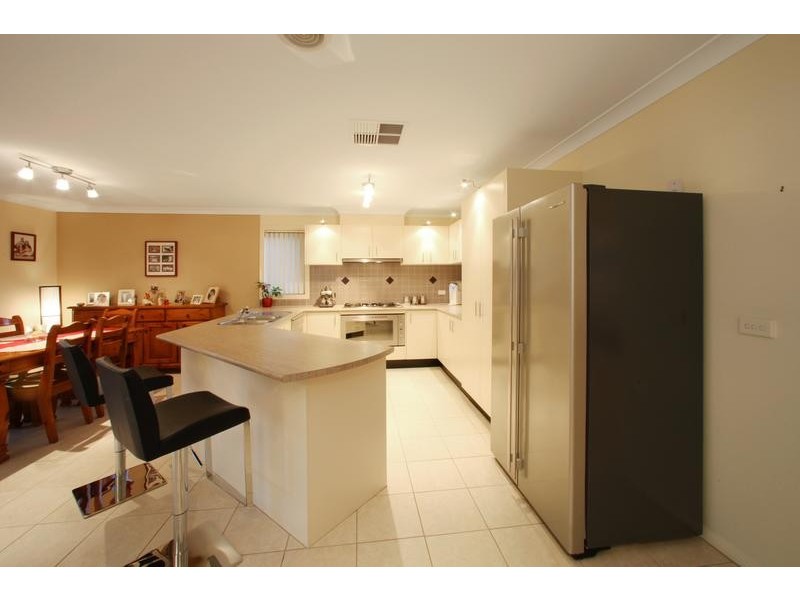 15 Jubilee Drive, Rowville VIC 3178