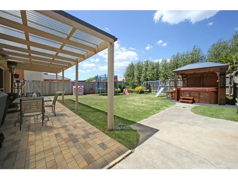 15 Jubilee Drive, Rowville VIC 3178