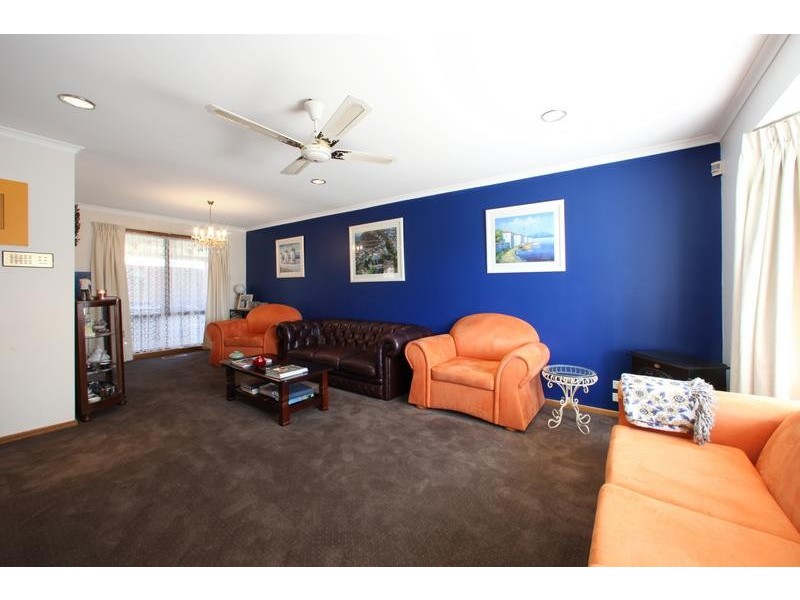 23 Showjump Crescent, Endeavour Hills VIC 3802