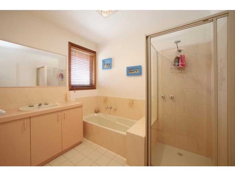 23 Showjump Crescent, Endeavour Hills VIC 3802