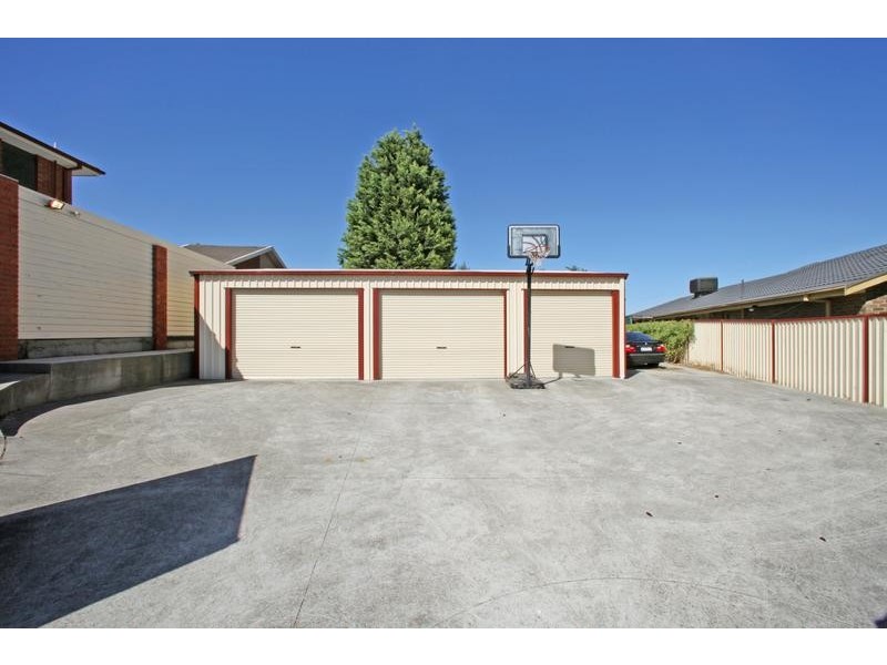 23 Showjump Crescent, Endeavour Hills VIC 3802