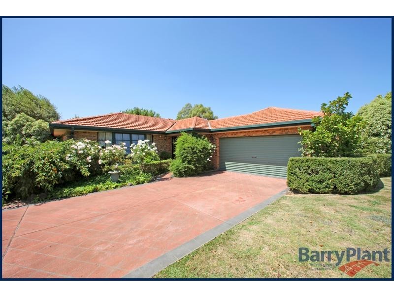 13 Crusoe Drive, Lysterfield VIC 3156