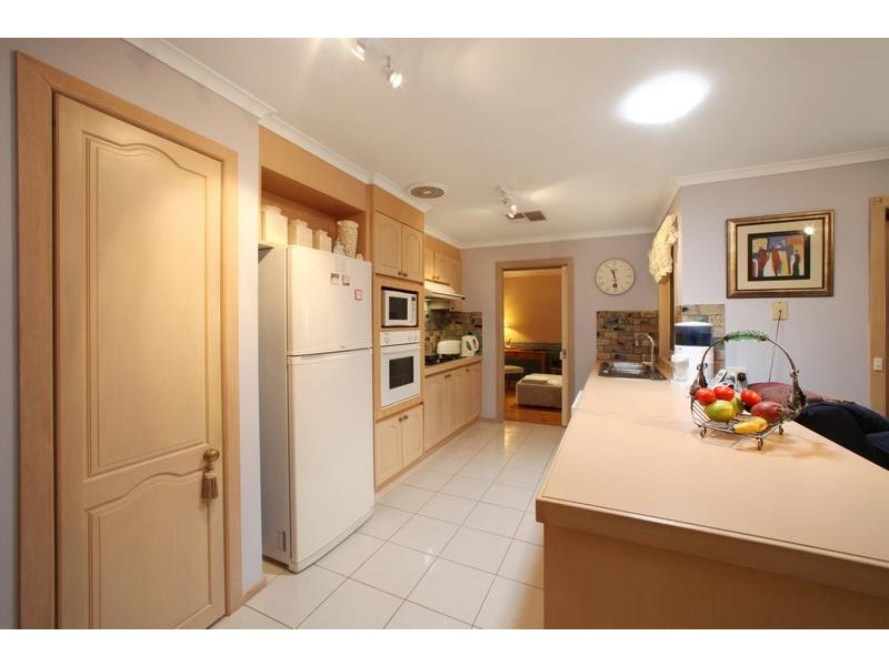 13 Crusoe Drive, Lysterfield VIC 3156